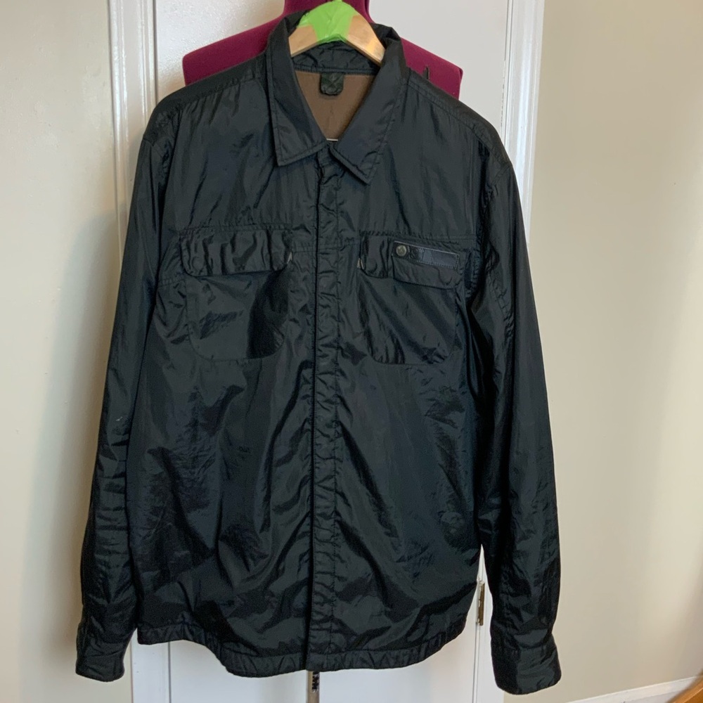 EUC Volcom Men Button Closure Black Windbreaker Waterproof Jacket
